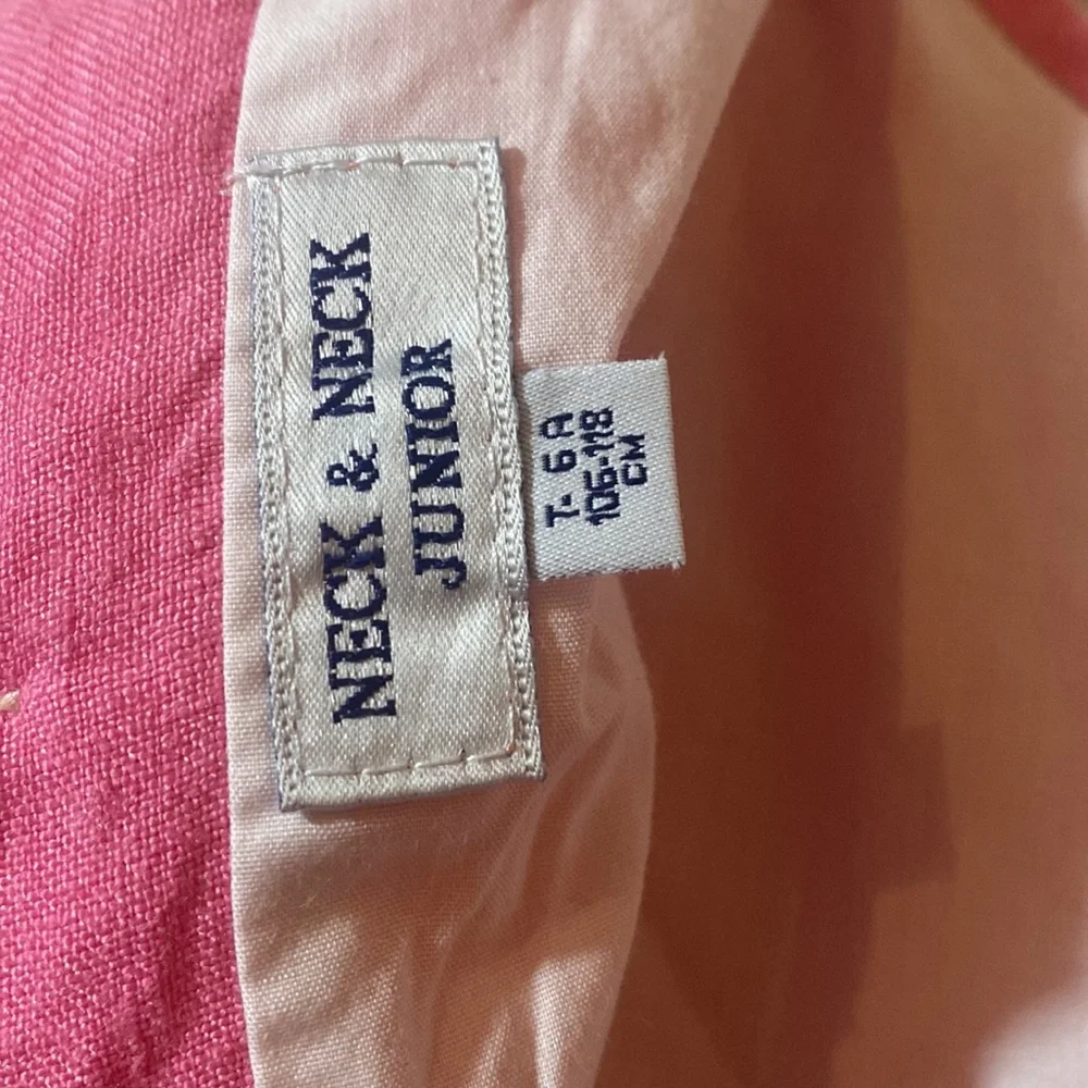 Pink dress white lined, the pink side looks and feels like linen - Picture 2 of 4